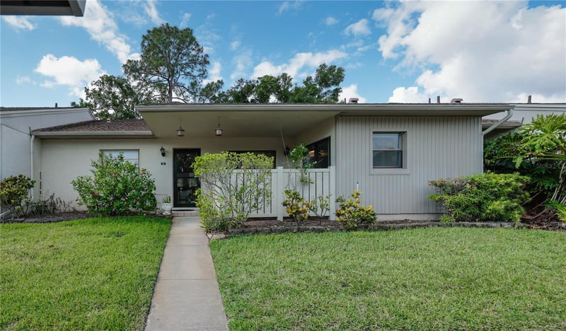 25 Tads Trl, Oldsmar, FL 34677