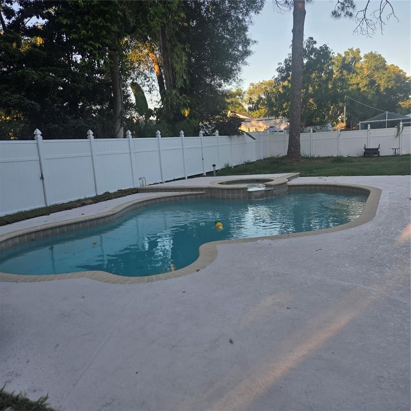 8205 Westridge Dr, Tampa, FL 33615