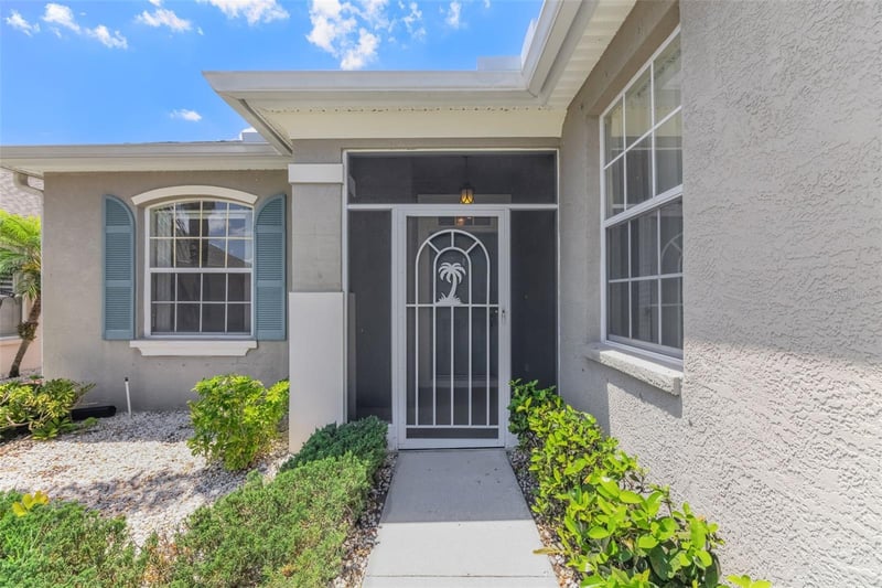 1149 Emerald Dunes Dr, Sun City Center, FL 33573
