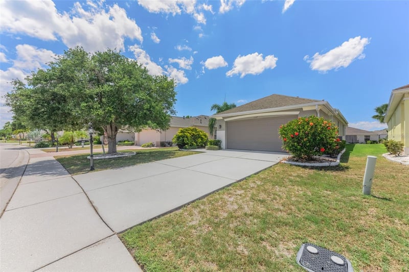 1149 Emerald Dunes Dr, Sun City Center, FL 33573