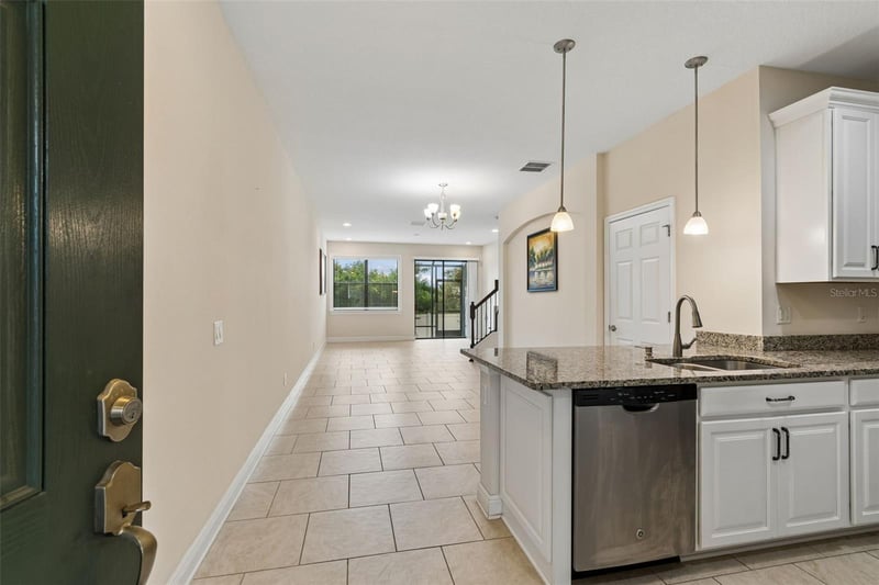 11618 Crowned Sparrow Ln, Tampa, FL 33626
