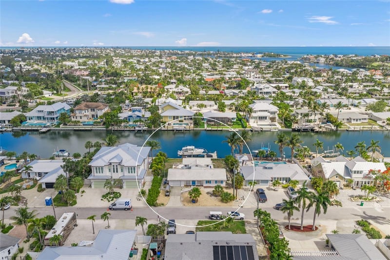 512 67th St, Holmes Beach, FL 34217