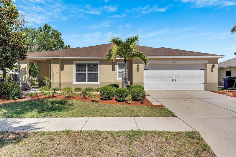 5204 Moon Shell Dr, Apollo Beach, FL 33572