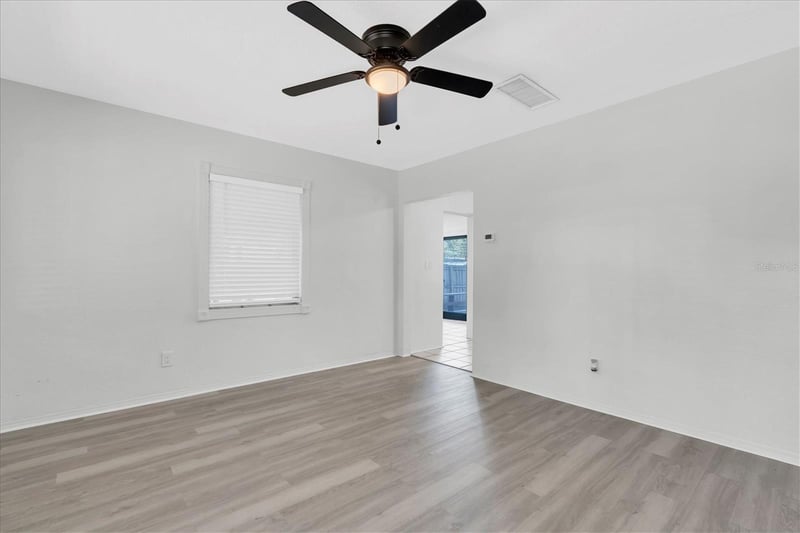 1221 53rd Ave, St Petersburg, FL 33703