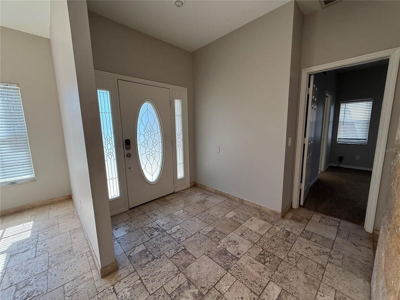 2212 Misty Ridge Ln, Valrico, FL 33594