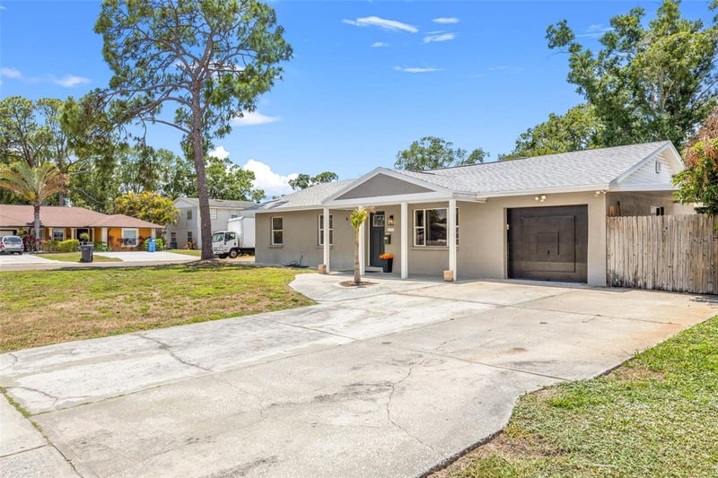 6802 Cresthill Ct, Tampa, FL 33615