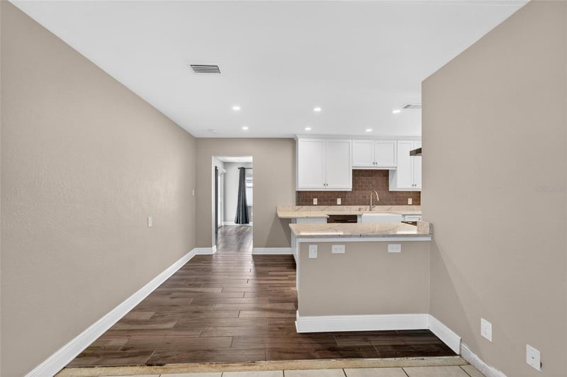 6670 26th Way, St Petersburg, FL 33703