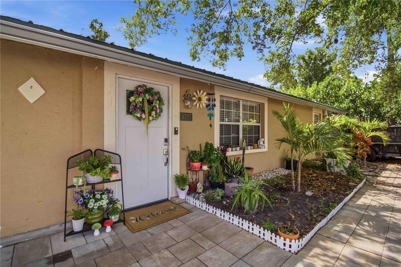 5727 11th St, Bradenton, FL 34203