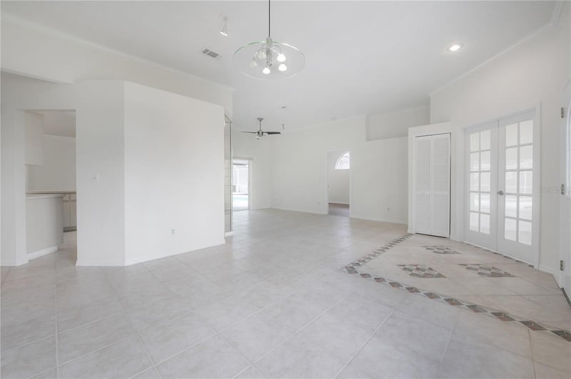 15121 Heathridge Dr, Tampa, FL 33625