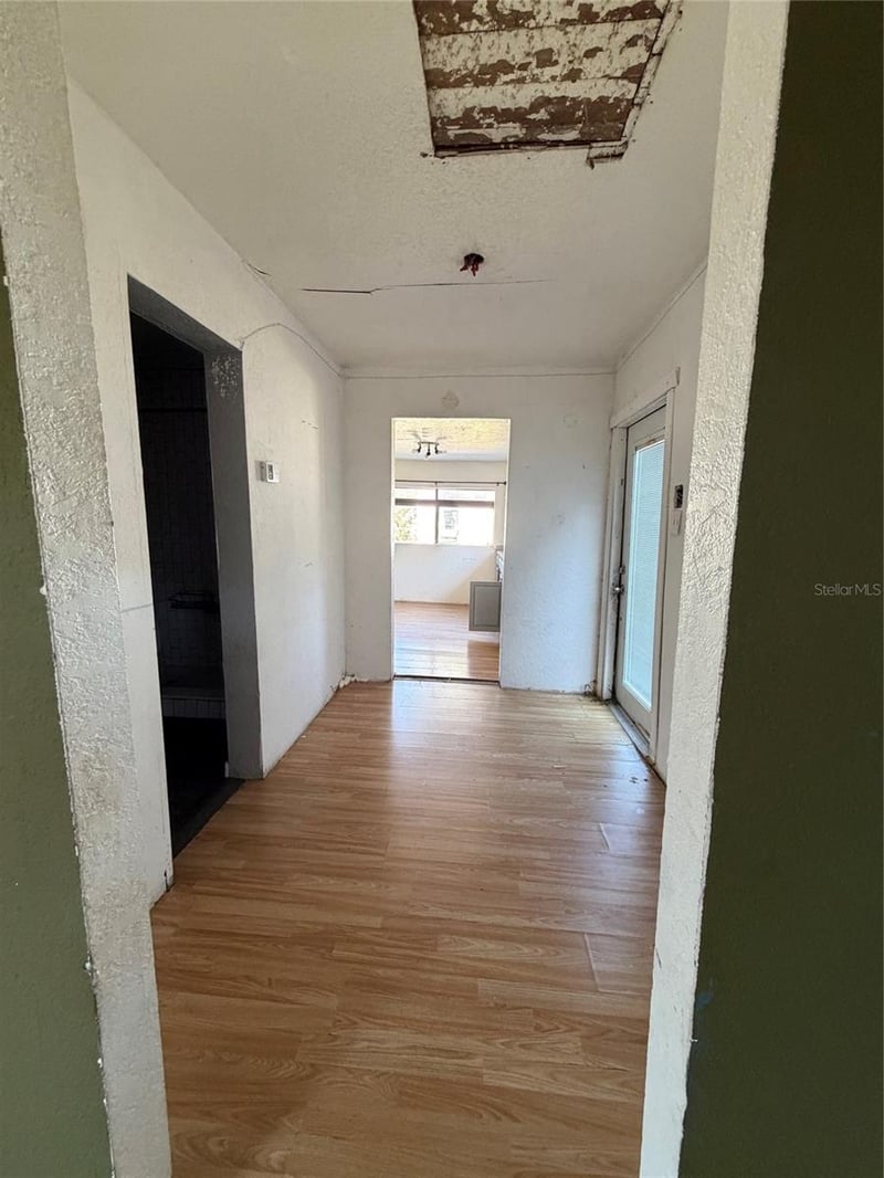 10114 Columbus Dr, Tampa, FL 33619