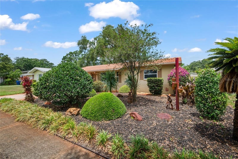 970 8th Ave, Largo, FL 33770