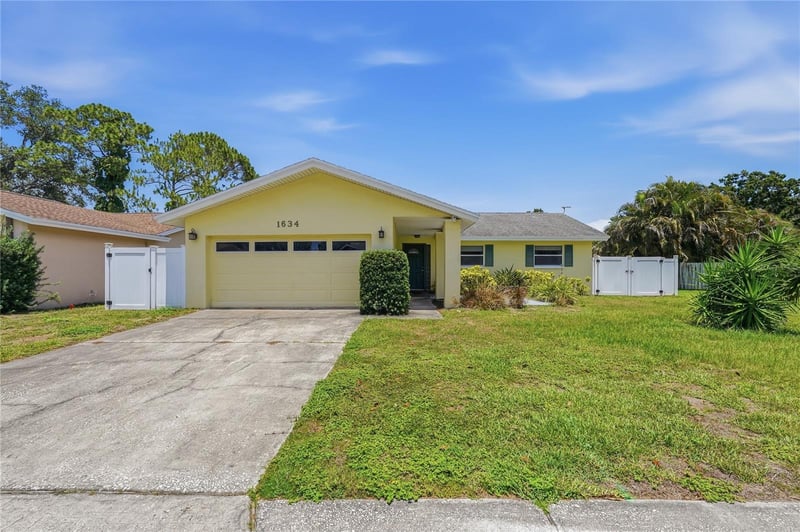 1634 Dale Cir, Dunedin, FL 34698