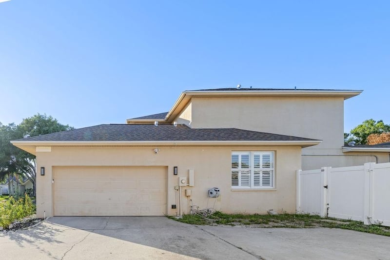 811 Sandcastle Cir, Brandon, FL 33511