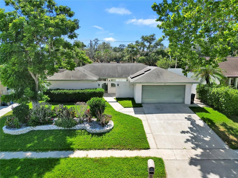 105 Foxwood Dr, Brandon, FL 33510