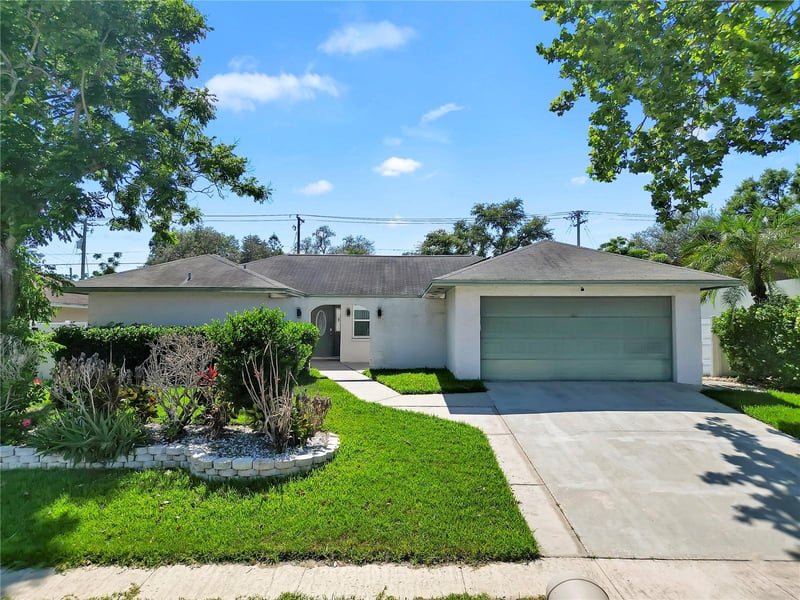 105 Foxwood Dr, Brandon, FL 33510