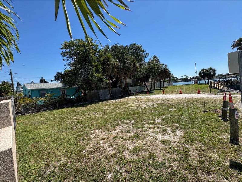 138 91st Ave, Treasure Island, FL 33706