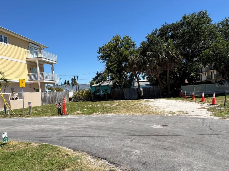 138 91st Ave, Treasure Island, FL 33706