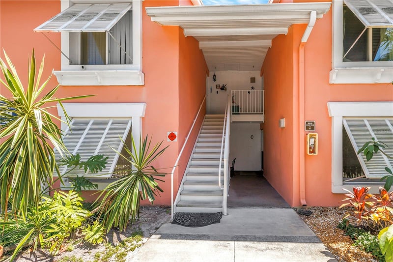 4160 35th Ter #I, St Petersburg, FL 33711
