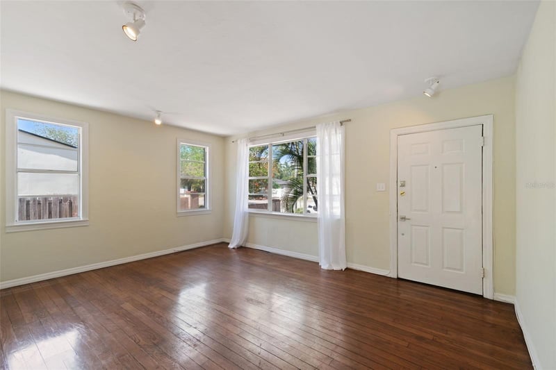 2805 Manhattan Ave, Tampa, FL 33629
