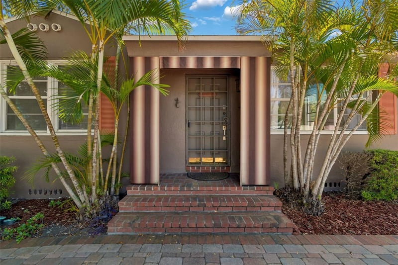 2805 Manhattan Ave, Tampa, FL 33629