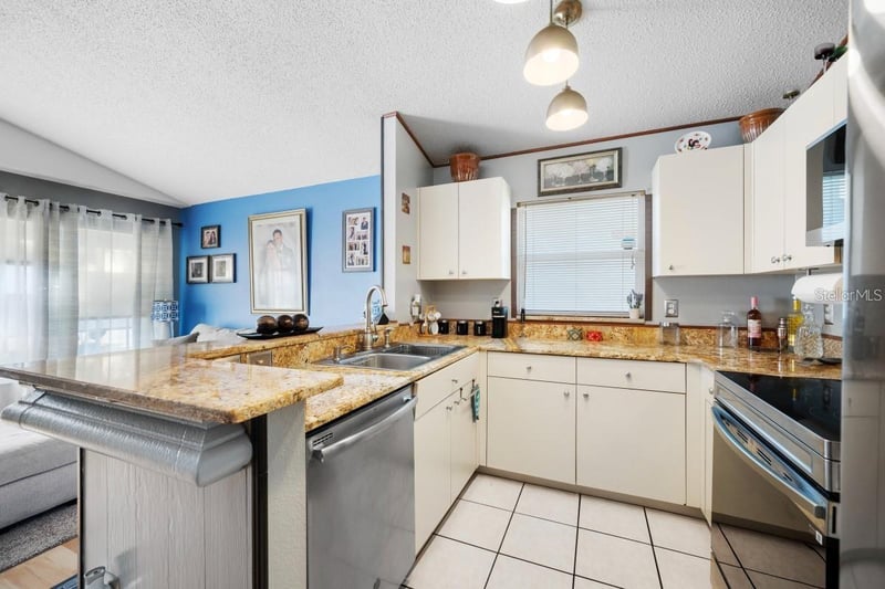 13132 Carrollwood Creek Dr, Tampa, FL 33624