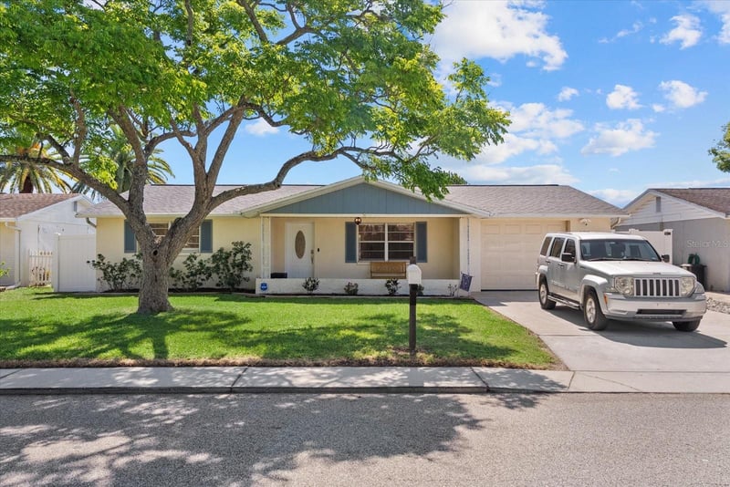 2146 Society Dr, Holiday, FL 34691