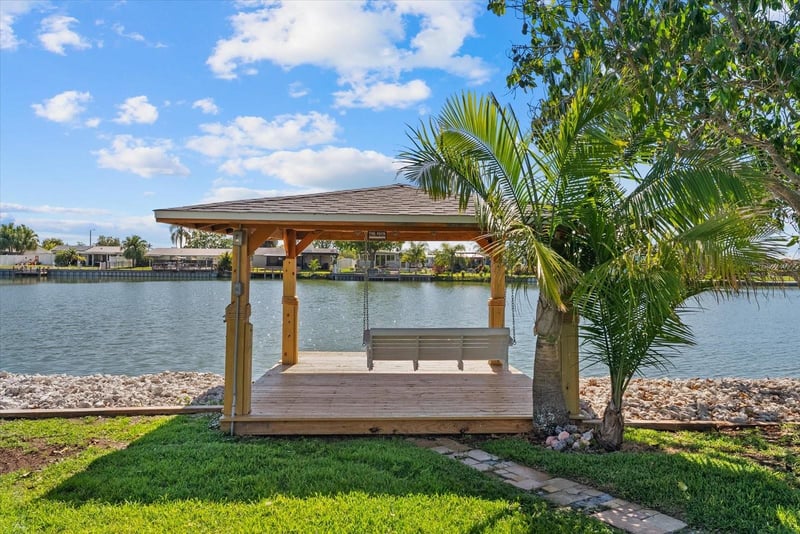 2146 Society Dr, Holiday, FL 34691