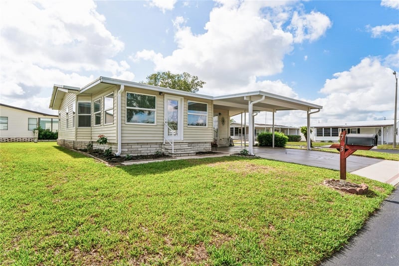 7136 Valor St #325, Zephyrhills, FL 33541