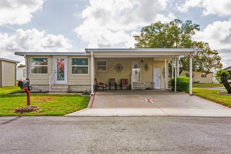 7136 Valor St #325, Zephyrhills, FL 33541