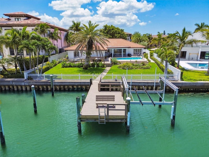 205 Harrison Ave, Belleair Beach, FL 33786