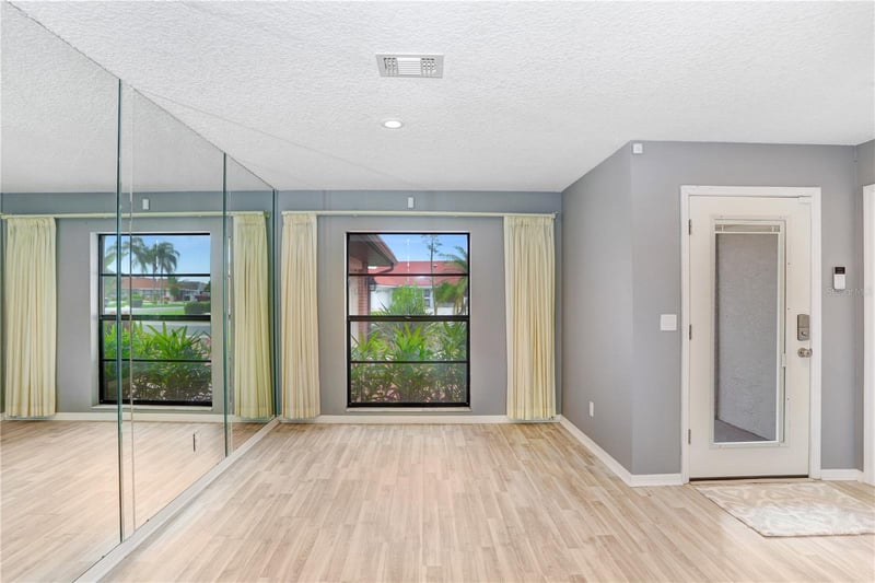 1826 Wolf Laurel Dr, Sun City Center, FL 33573