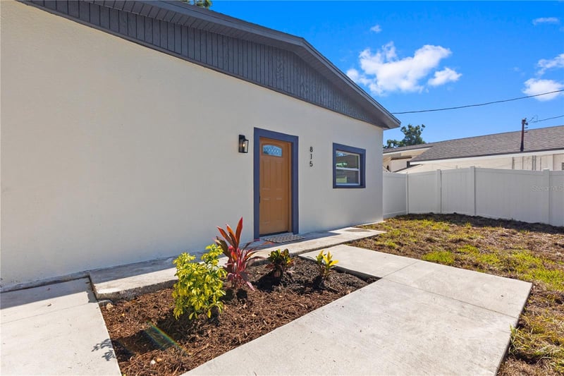 815 Minnehaha St, Tampa, FL 33604