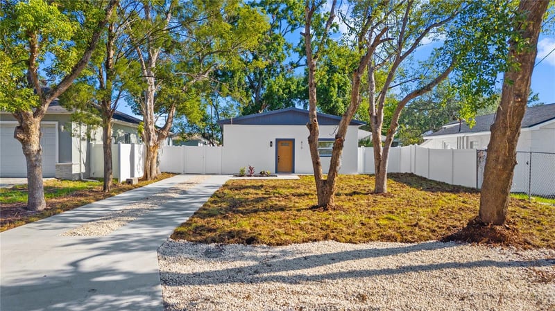 815 Minnehaha St, Tampa, FL 33604