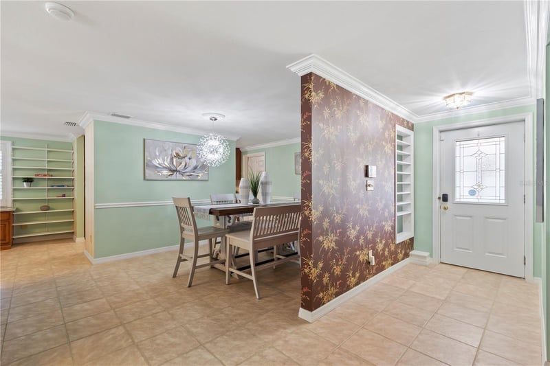 12352 83rd Ave, Seminole, FL 33772
