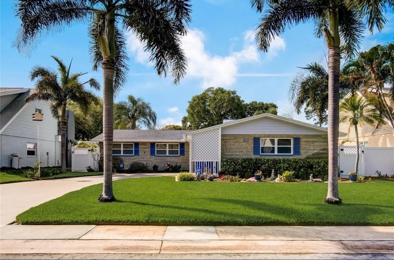 12352 83rd Ave, Seminole, FL 33772