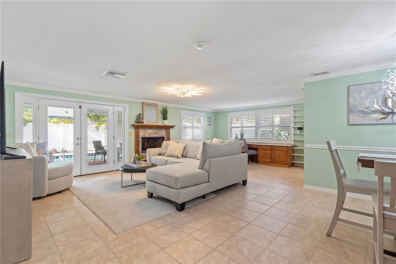 12352 83rd Ave, Seminole, FL 33772