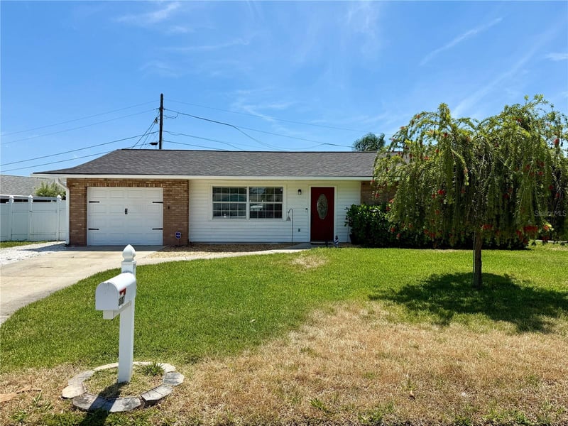 3607 Cambridge Dr W, Bradenton, FL 34205