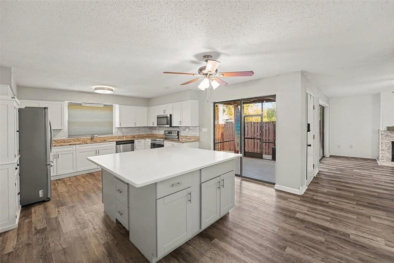 14521 Catalina Cir, Seminole, FL 33776