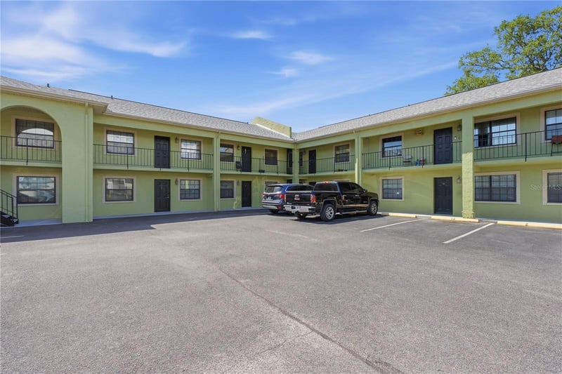 4416 Clark Ave #13, Tampa, FL 33614