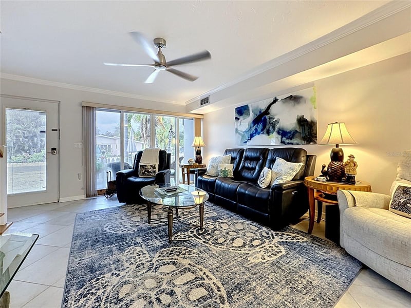 120 52nd St, Holmes Beach, FL 34217