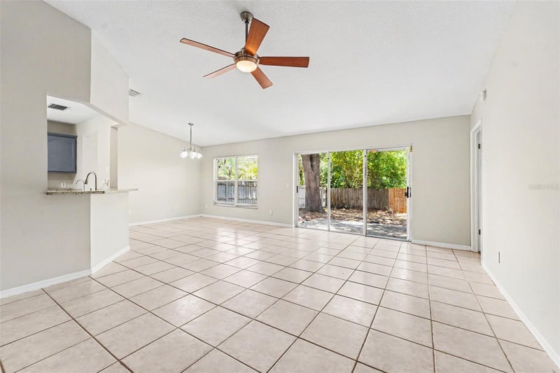 7603 Savannah Ln, Tampa, FL 33637