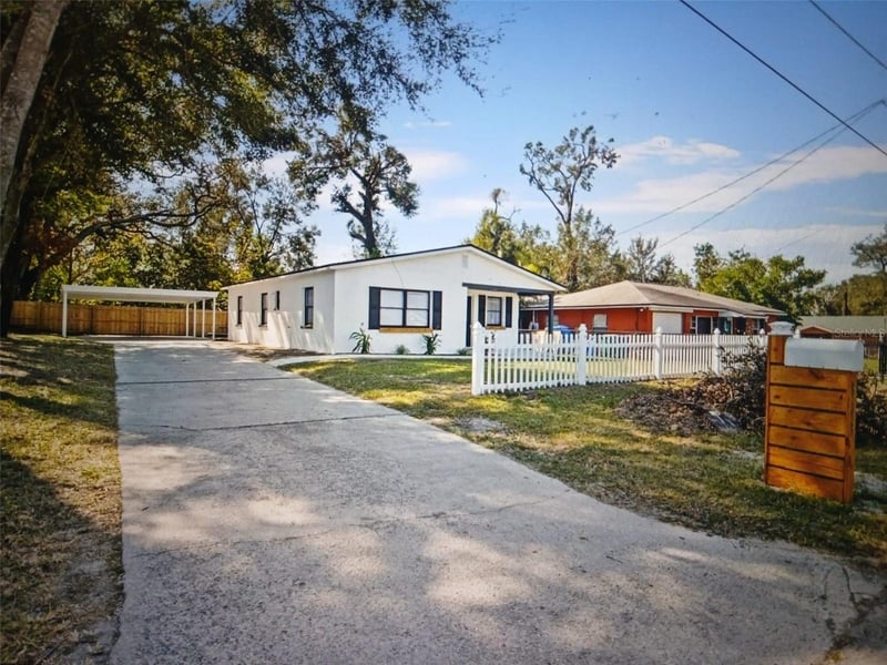 803 Castle Ct, Tampa, FL 33612