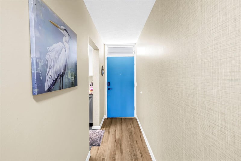 1868 Shore Dr #212, South Pasadena, FL 33707