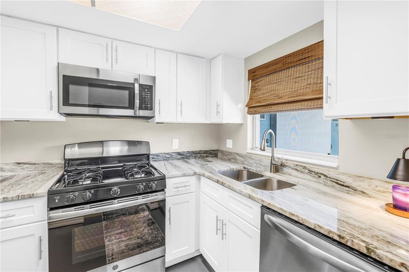 1868 Shore Dr #212, South Pasadena, FL 33707