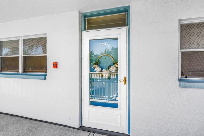 1868 Shore Dr #212, South Pasadena, FL 33707