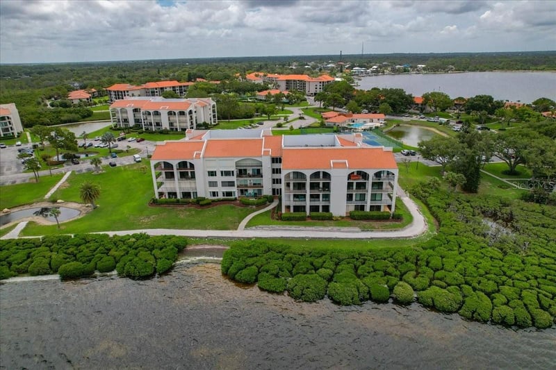 401 Mariner Dr #401, Tarpon Springs, FL 34689