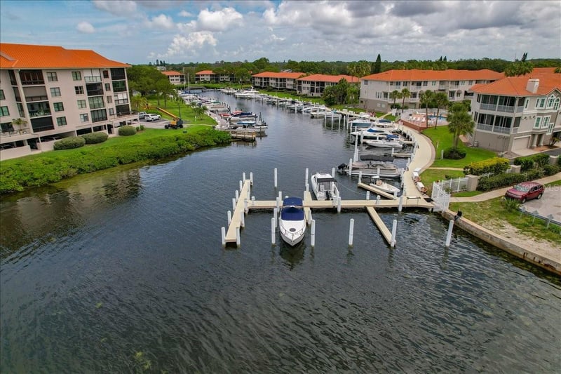 401 Mariner Dr #401, Tarpon Springs, FL 34689
