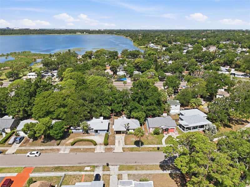 2855 Valencia Way, St Petersburg, FL 33705