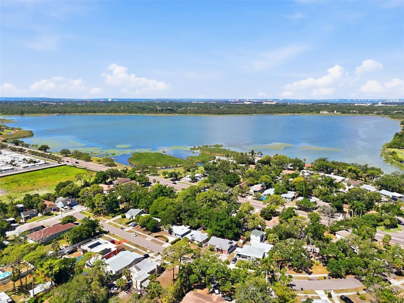 2855 Valencia Way, St Petersburg, FL 33705