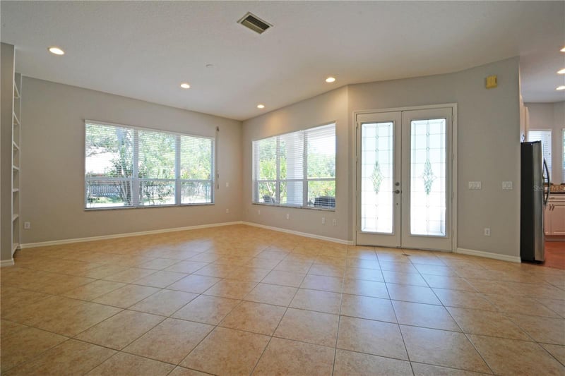 3293 Mallard Dr, Safety Harbor, FL 34695